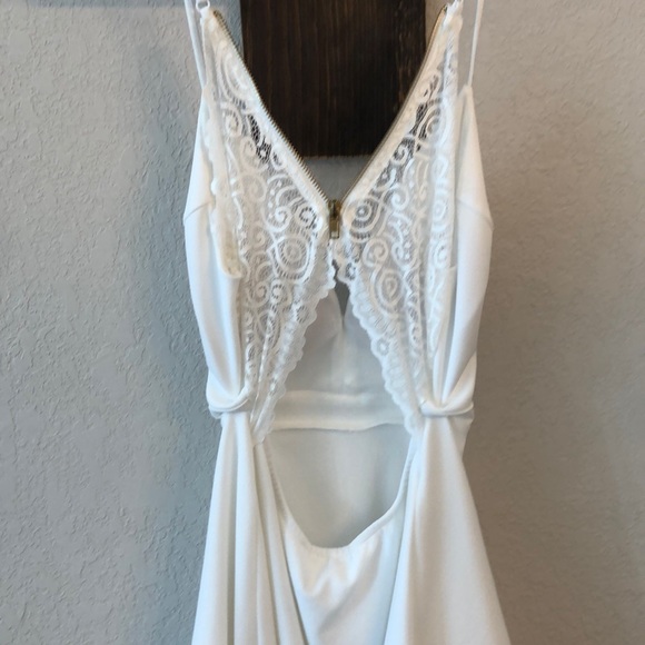 Dress - Picture 3 of 6